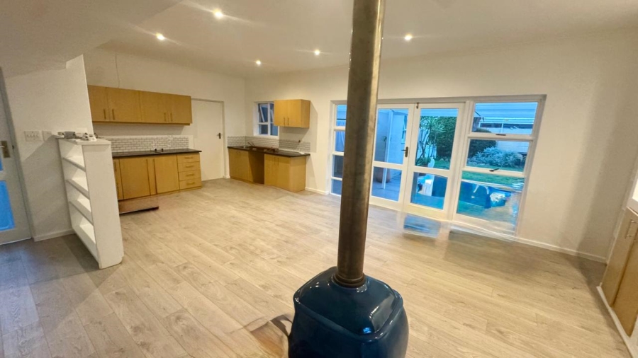 To Let 1 Bedroom Property for Rent in Pinelands Western Cape